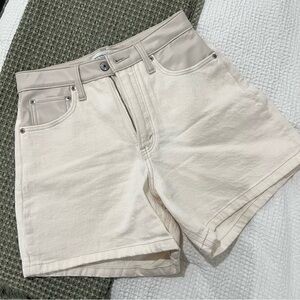 Abercrombie High rise Dad short